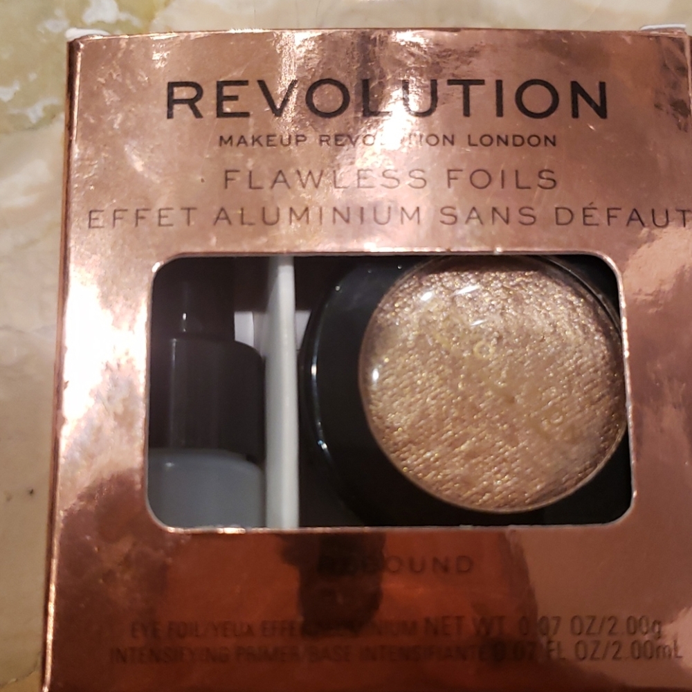 Revolution eye shadow